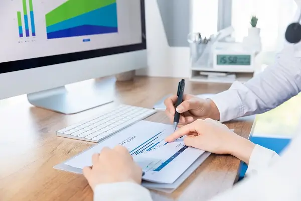 电脑耳机插什么孔